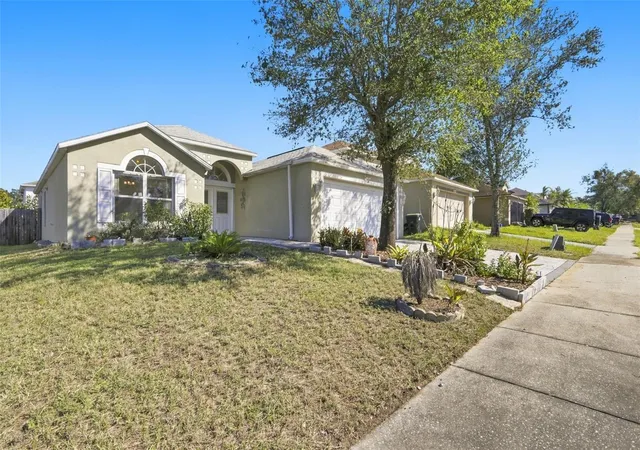 Photo 2 of Single family home for sale at 6737 Westlake Blvd, Orlando, FL 32810 | MLS# O6449403 | Listing updated on 2026-10-27
