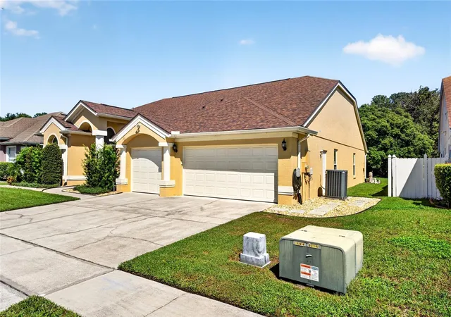 Photo 2 of Single family home for sale at 2729 Spivey Ln, Orlando, FL 32837 | MLS# V4951796 | Listing updated on 2026-10-20