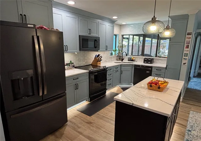 Photo 3 of Single family home for sale at 23 Black Hawk Pl, Palm Coast, FL 32137 | MLS# FC322077 | Listing updated on 2026-10-16