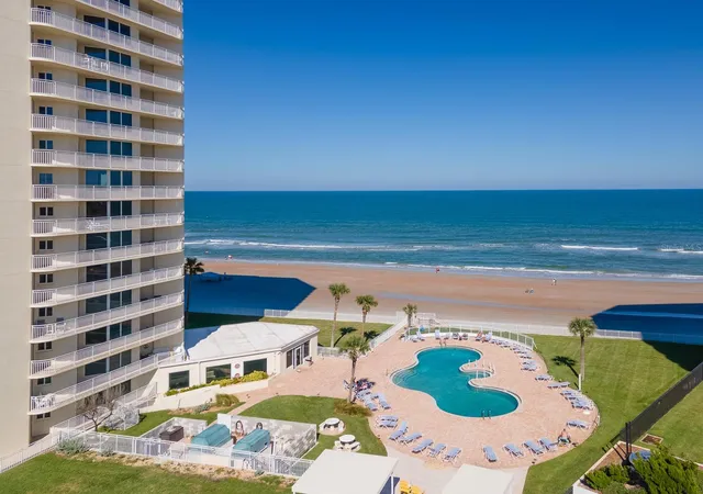 Listing Photo 5 - Condo for sale in building located at 2545 S Atlantic Ave, Daytona Beach, FL 32118 - Unit #403