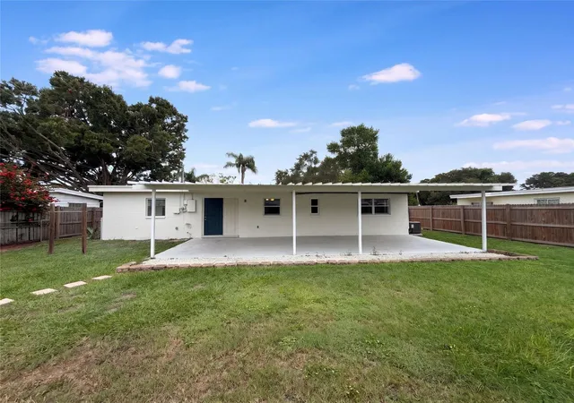 Photo 4 of Single family home for sale at 1371 Jeffords St, Clearwater, FL 33756 | MLS# O6449414 | Listing updated on 2026-10-17