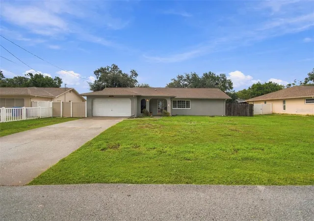 Photo 3 of Single family home for sale at 10435 Tassel St, Spring Hill, FL 34608 | MLS# TB8557473 | Listing updated on 2026-10-16