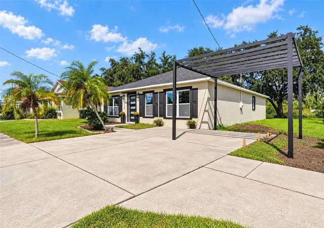 Photo 4 of Single family home for sale at 1210 Casa Bonita Ave, Ruskin, FL 33570 | MLS# TB8557475 | Listing updated on 2026-10-20