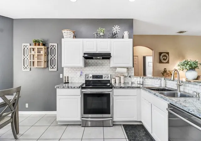 Photo 4 of Single family home for sale at 3876 Whistlewood Cir, Lakeland, FL 33811 | MLS# TB8557481 | Listing updated on 2026-10-29