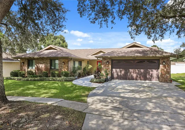 Photo 1 of Single family home for sale at 1008 Forest Cir, Winter Springs, FL 32708 | MLS# O6449425 | Listing updated on 2026-10-21