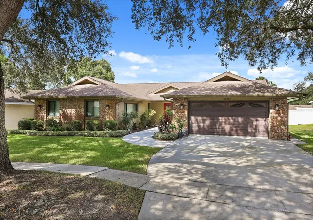 Photo 1 of Single family home for sale at 1008 Forest Cir, Winter Springs, FL 32708 | MLS# O6449425 | Listing updated on 2026-10-21