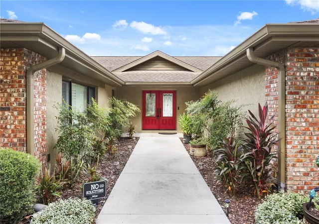 Photo 2 of Single family home for sale at 1008 Forest Cir, Winter Springs, FL 32708 | MLS# O6449425 | Listing updated on 2026-10-21