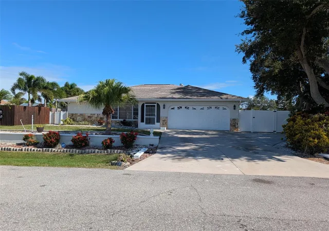 Photo 1 of Single family home for sale at 719 Acadia Rd, Venice, FL 34293 | MLS# A4709356 | Listing updated on 2026-10-30