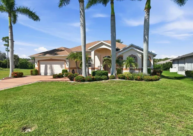 Photo 1 of Single family home for sale at 185 Rotonda Blvd E, Rotonda West, FL 33947 | MLS# D6149152 | Listing updated on 2026-10-15