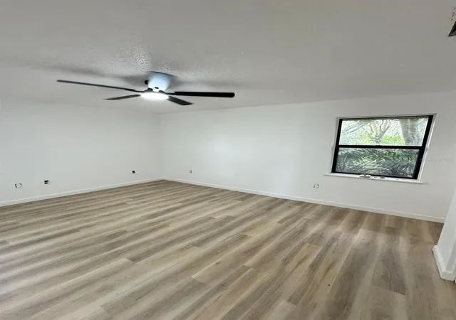 Photo 4 of Single family home for sale at 5115 Greenglen Ln, Lakeland, FL 33811 | MLS# O6449435 | Listing updated on 2026-10-14