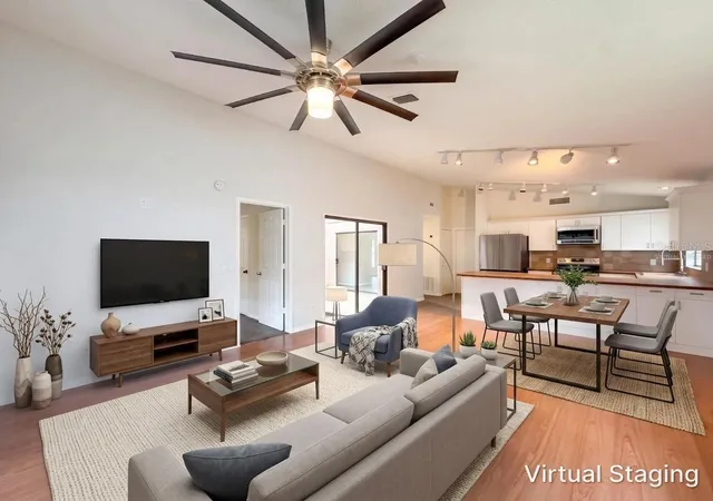 Photo 3 of Single family home for sale at 1309 Keel Pl, Valrico, FL 33594 | MLS# O6449437 | Listing updated on 2026-10-14