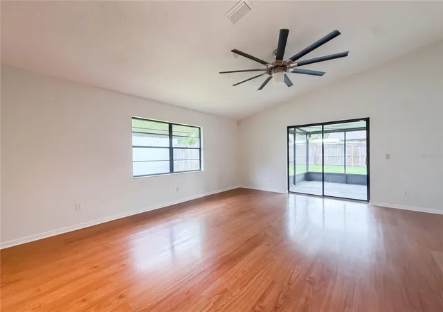Photo 4 of Single family home for sale at 1309 Keel Pl, Valrico, FL 33594 | MLS# O6449437 | Listing updated on 2026-10-14