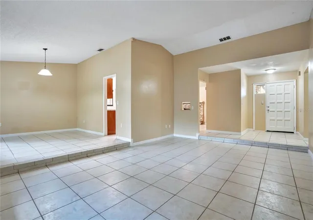 Photo 2 of Single family home for sale at 8422 Margarita Dr, Orlando, FL 32817 | MLS# O6449438 | Listing updated on 2026-10-27