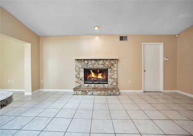 Photo 3 of Single family home for sale at 8422 Margarita Dr, Orlando, FL 32817 | MLS# O6449438 | Listing updated on 2026-10-27