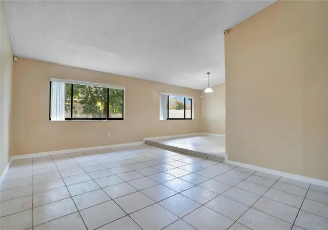 Photo 4 of Single family home for sale at 8422 Margarita Dr, Orlando, FL 32817 | MLS# O6449438 | Listing updated on 2026-10-27