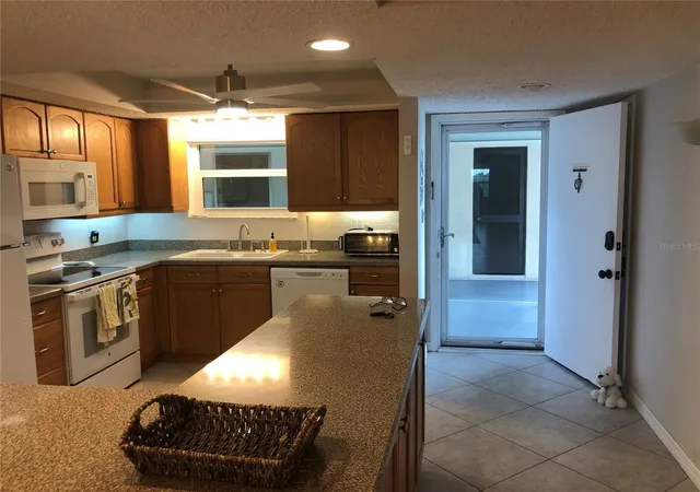 Listing Photo 5 - Condo for sale in building located at 4660 Marine Pkwy, NEW PORT RICHEY, FL 34652 - Unit #304