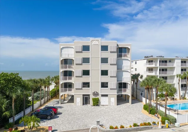 Listing Photo 2 - Condo for sale in building located at 19600 Gulf Blvd, INDIAN SHORES, FL 33785 - Unit #301