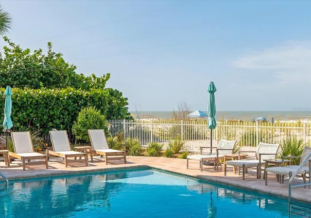 Listing Photo 5 - Condo for sale in building located at 19600 Gulf Blvd, INDIAN SHORES, FL 33785 - Unit #301