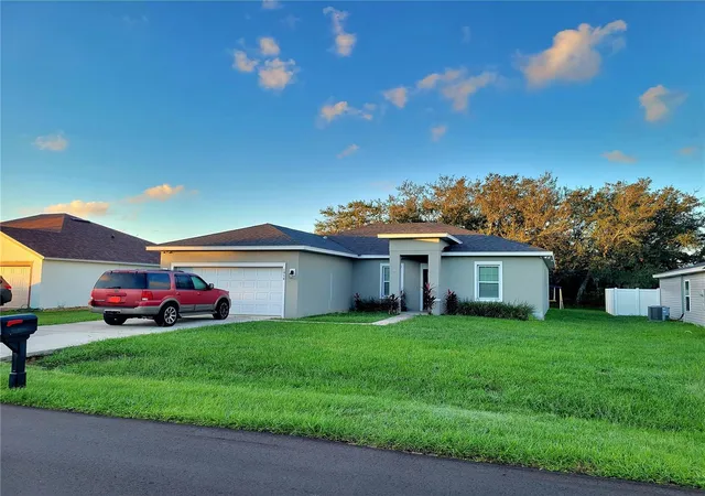 Photo 1 of Single family home for sale at 1914 Manatee Ln, Kissimmee, FL 34759 | MLS# P4940145 | Listing updated on 2026-10-15