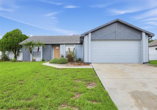 Photo 2 of Single family home for sale at 1805 Lakewind Dr, Brandon, FL 33510 | MLS# A4709378 | Listing updated on 2026-10-20