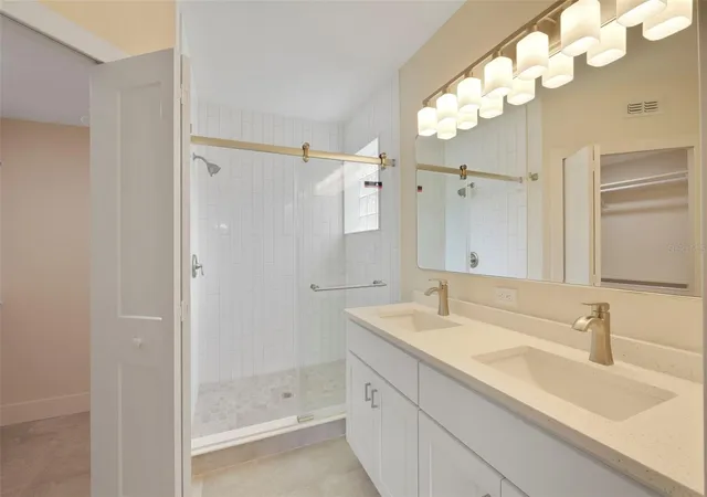 Photo 4 of Single family home for sale at 4336 Willowcrest Ct, Orlando, FL 32826 | MLS# O6449455 | Listing updated on 2026-10-21