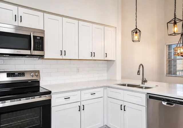 Listing Photo 4 - Condo for sale in building located at 6924 Stones Throw Cir N, ST PETERSBURG, FL 33710 - Unit #8307