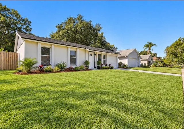 Photo 2 of Single family home for sale at 3610 Falling Leaf Ln, Orlando, FL 32810 | MLS# O6449463 | Listing updated on 2026-10-28