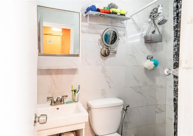 Photo 4 of Multi family home for sale at 133 Aponte, San Juan, PR 00911 | MLS# PR9124936 | Listing updated on 2026-10-14