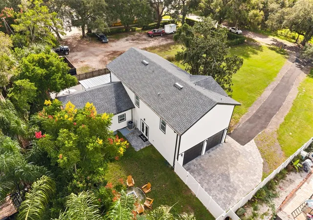 Photo 4 of Single family home for sale at 15 E Laurel St, Apopka, FL 32703 | MLS# O6449466 | Listing updated on 2026-10-27