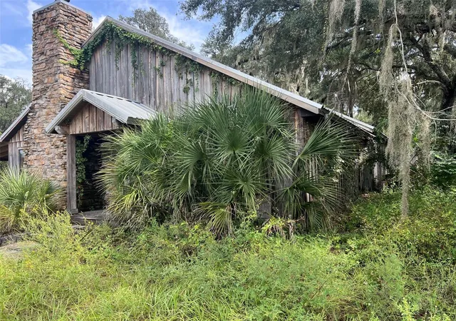 Photo 3 of Single family home for sale at 1684 SE 44th Place, Bushnell, FL 33513 | MLS# TB8557557 | Listing updated on 2026-10-14