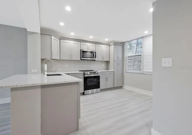 Photo 4 of Condo for sale at 7645 Sun Is Dr S #101, South Pasadena, FL 33707 | MLS# TB8557558 | Listing updated on 2026-10-22