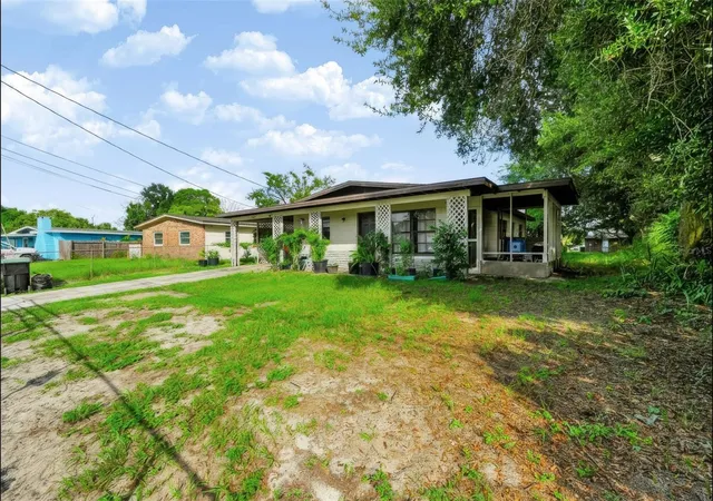Photo 3 of Single family home for sale at 1815 Kingsland Ave, Orlando, FL 32808 | MLS# TB8557559 | Listing updated on 2026-10-26
