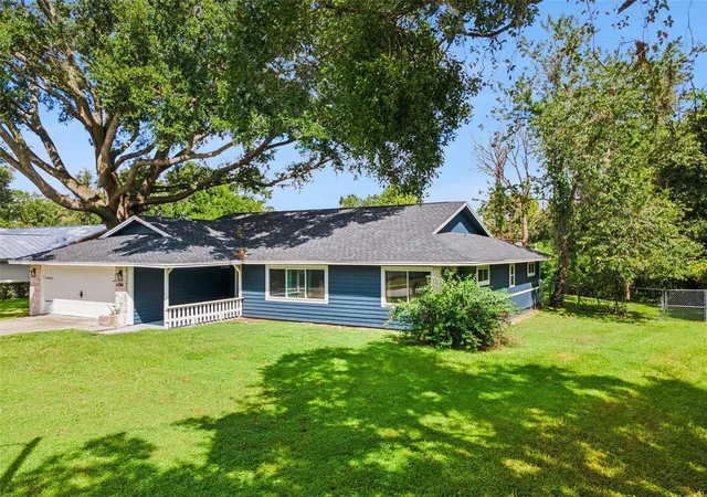 Photo 2 of Single family home for sale at 1069 Glenharbor Cir, Winter Garden, FL 34787 | MLS# O6449485 | Listing updated on 2026-10-20