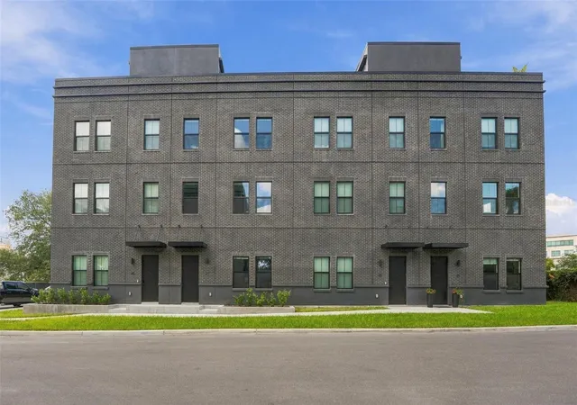 Photo 1 of Townhouse for sale at 1218 E Kay St #27, Tampa, FL 33602 | MLS# TB8557563 | Listing updated on 2026-10-27