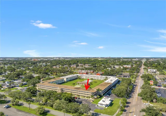 Photo 3 of Condo for sale at 951 79th Avenue N #120, Saint Petersburg, FL 33702 | MLS# TB8557568 | Listing updated on 2026-10-22