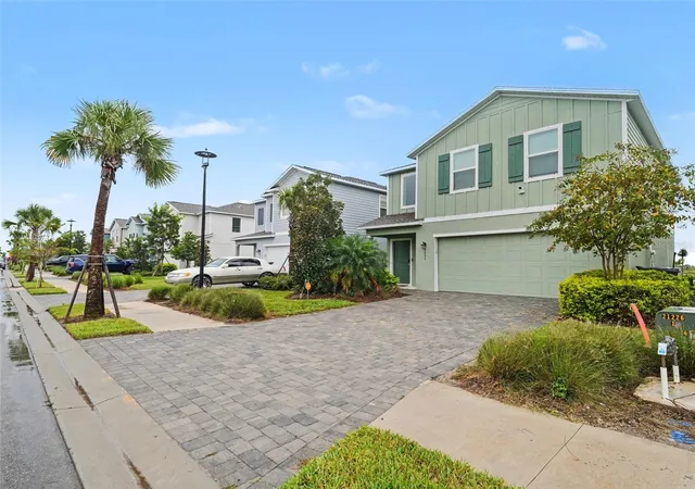 Photo 3 of Single family home for sale at 3805 Ambersweet Xing, Parrish, FL 34219 | MLS# A4709398 | Listing updated on 2026-10-26
