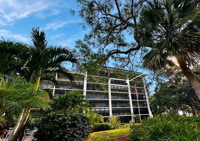 Photo 1 of Condo for sale at 512 W Venice Ave #607, Venice, FL 34285 | MLS# N6146172 | Listing updated on 2026-10-21