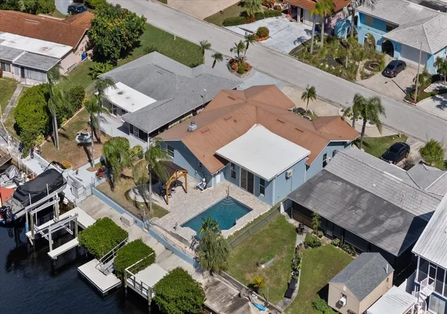 Photo 3 of Single family home for sale at 5001 Marlin Dr, New Port Richey, FL 34652 | MLS# W7890282 | Listing updated on 2026-10-23