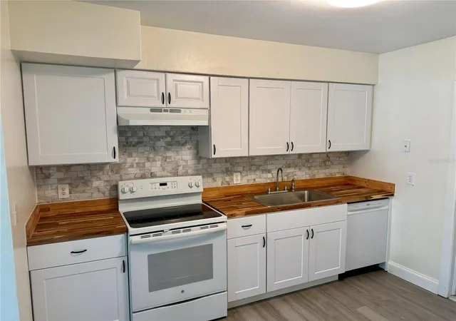 Photo 3 of Single family home for sale at 5523 Magnolia Way, New Port Richey, FL 34652 | MLS# W7890283 | Listing updated on 2026-10-17