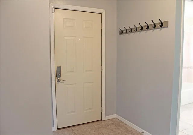 Photo 3 of Single family home for sale at 6015 Seagull Ln, Lakeland, FL 33809 | MLS# L4965746 | Listing updated on 2026-10-14