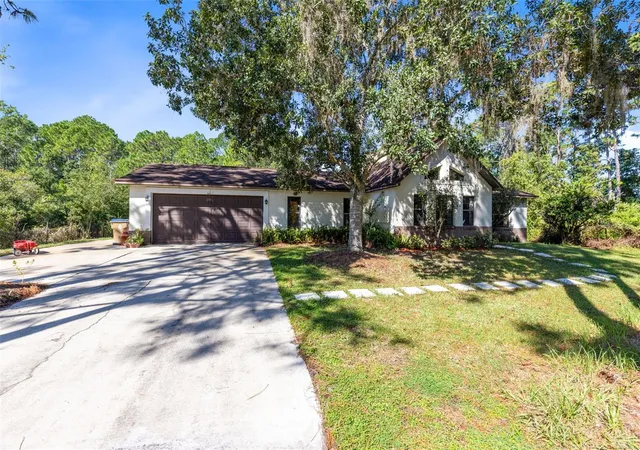 Photo 3 of Single family home for sale at 2350 Bronco Dr, Saint Cloud, FL 34771 | MLS# S5159429 | Listing updated on 2026-10-19