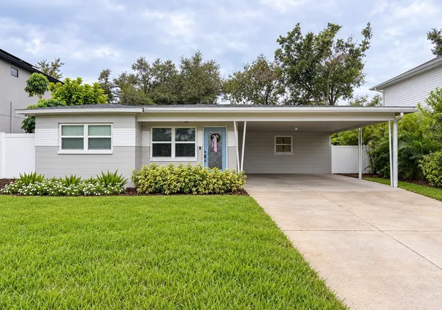 Single family home for sale at 3912 W Cleveland St, TAMPA, FL 33609 | MLS# TB8557593
