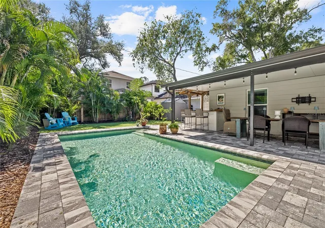 Photo 2 of Single family home for sale at 3912 W Cleveland St, Tampa, FL 33609 | MLS# TB8557593 | Listing updated on 2026-10-22