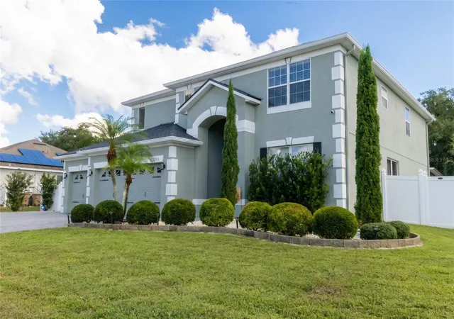 Photo 3 of Single family home for sale at 3113 Conrad Ct, Kissimmee, FL 34744 | MLS# S5159431 | Listing updated on 2026-10-17