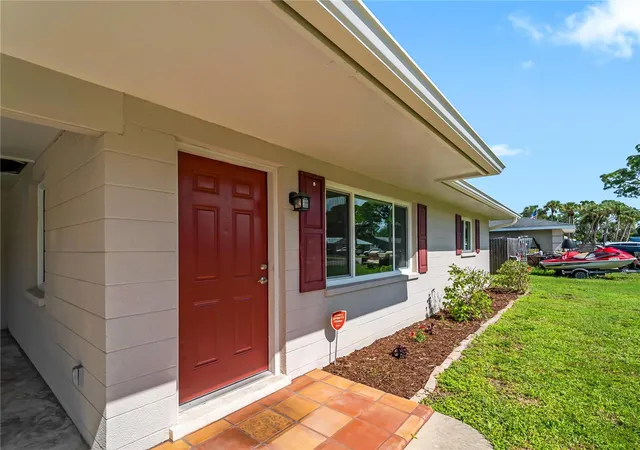 Photo 4 of Single family home for sale at 310 Grant Rd, Venice, FL 34293 | MLS# N6146174 | Listing updated on 2026-10-16