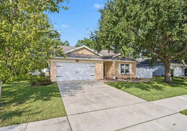 Photo 2 of Single family home for sale at 1210 Brandy Lake View Cir, Winter Garden, FL 34787 | MLS# O6449523 | Listing updated on 2026-10-22