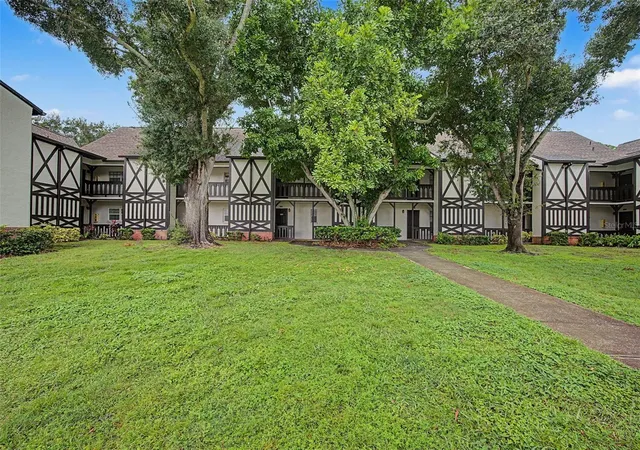 Photo 1 of Condo for sale at 420 N Bayshore Blvd #104, Clearwater, FL 33759 | MLS# TB8557616 | Listing updated on 2026-10-15