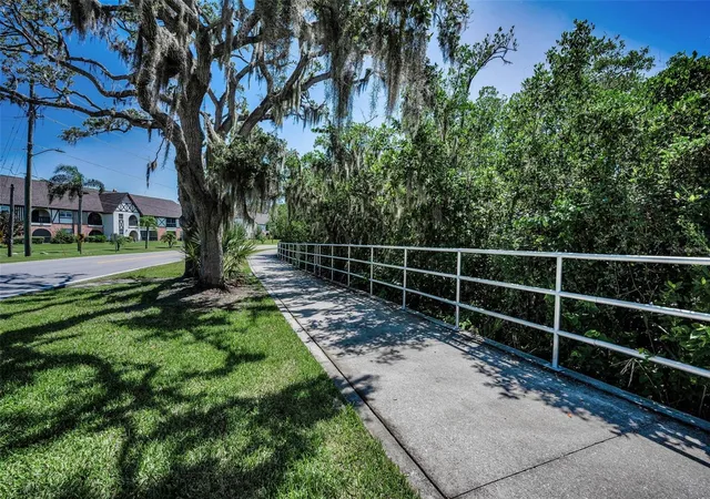 Listing Photo 4 - Condo for sale in building located at 420 N Bayshore Blvd, CLEARWATER, FL 33759 - Unit #104