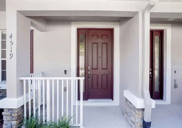 Photo 2 of Townhouse for sale at 4519 Sunset Ln, Oviedo, FL 32765 | MLS# O6449528 | Listing updated on 2026-10-28