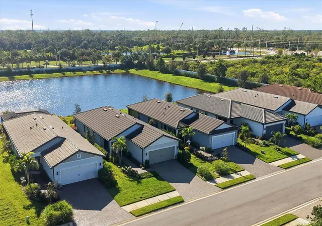 Photo 3 of Single family home for sale at 6247 Baywood Ct, Bradenton, FL 34211 | MLS# A4709417 | Listing updated on 2026-10-16